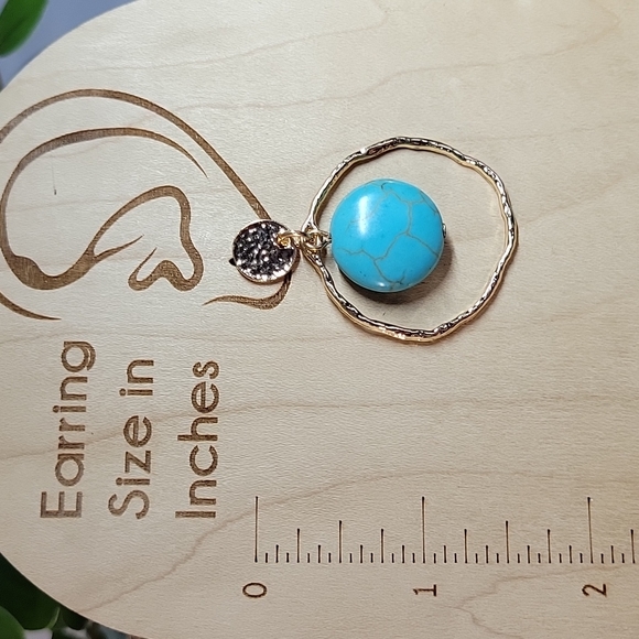 Hammered Drop Dangle Hoops with Howlite - Picture 3 of 5